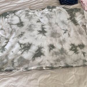 Women’s sweatshirt